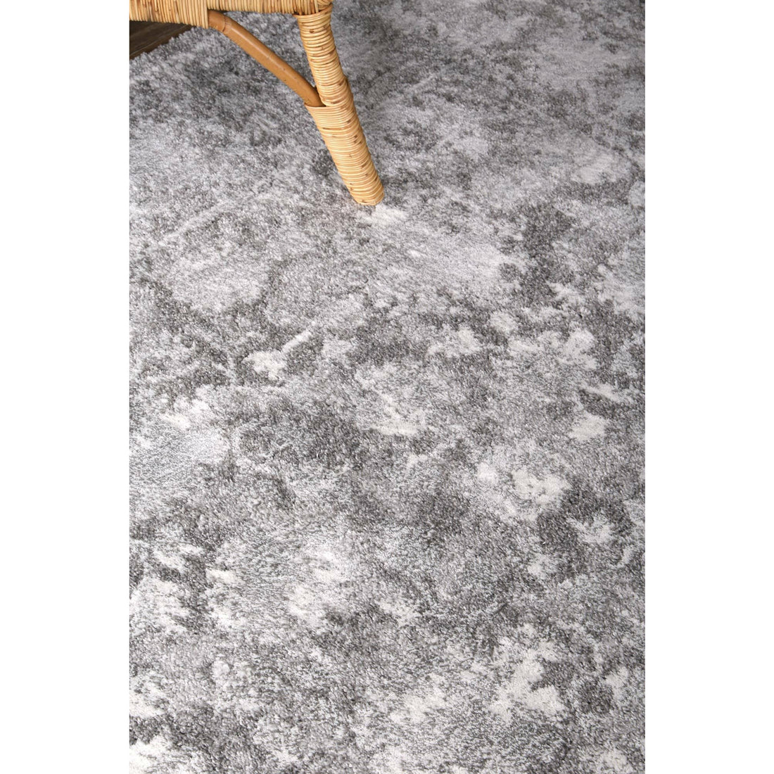 Yuzil Grey Floral Rug 160x230cm